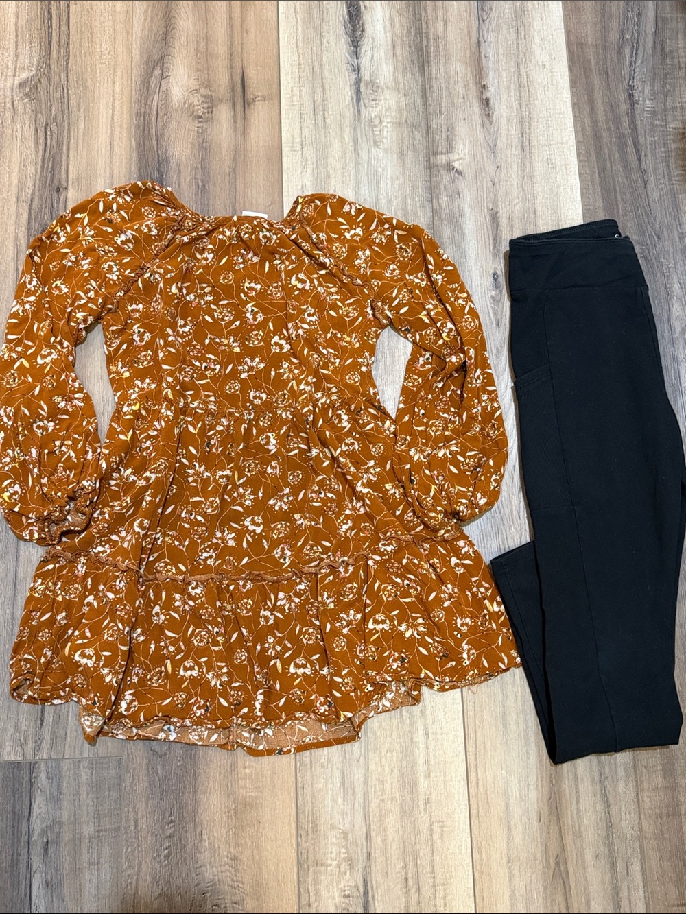 Art Class brown Floral Top black leggings with side pockets size 10 12 girls